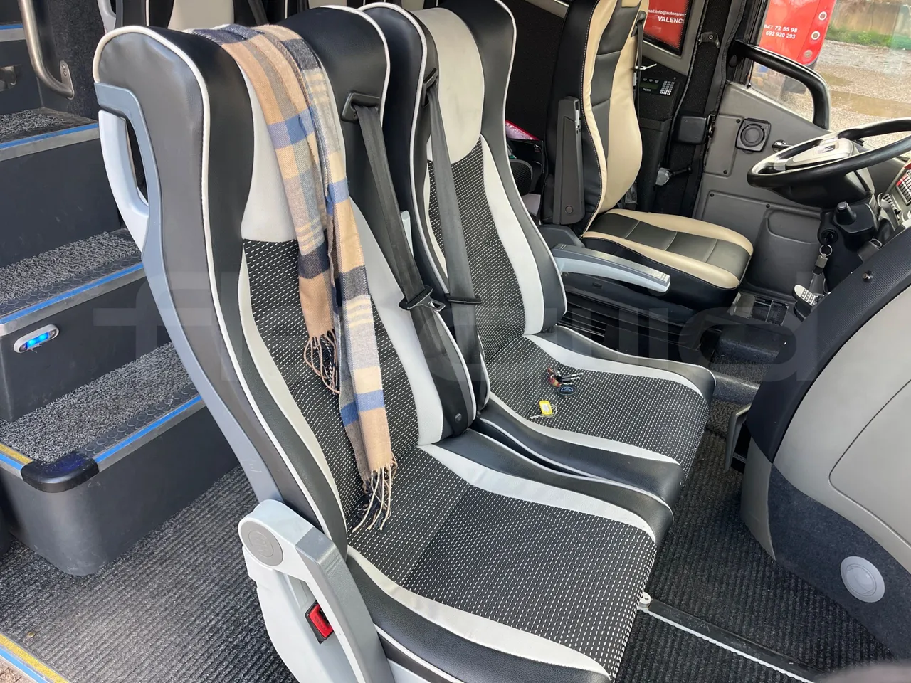 Beulas Man Glory B3RJ - Euro6 - 338kW - 14.600mt - hostess seat photo