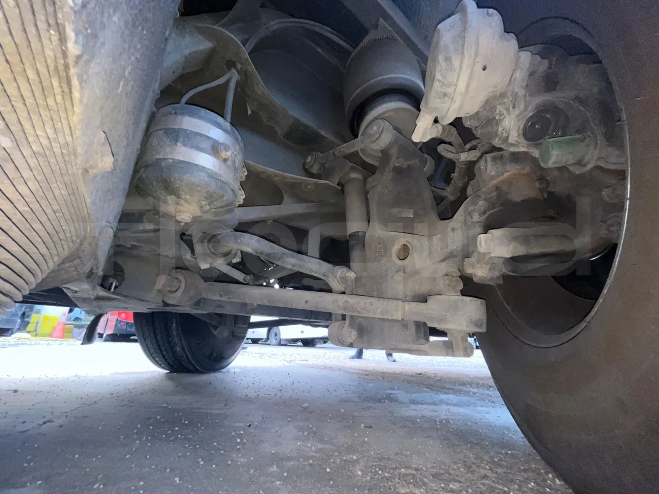 Beulas Man Glory B3RJ - Euro6 - 338kW - 14.600mt - front axle right side