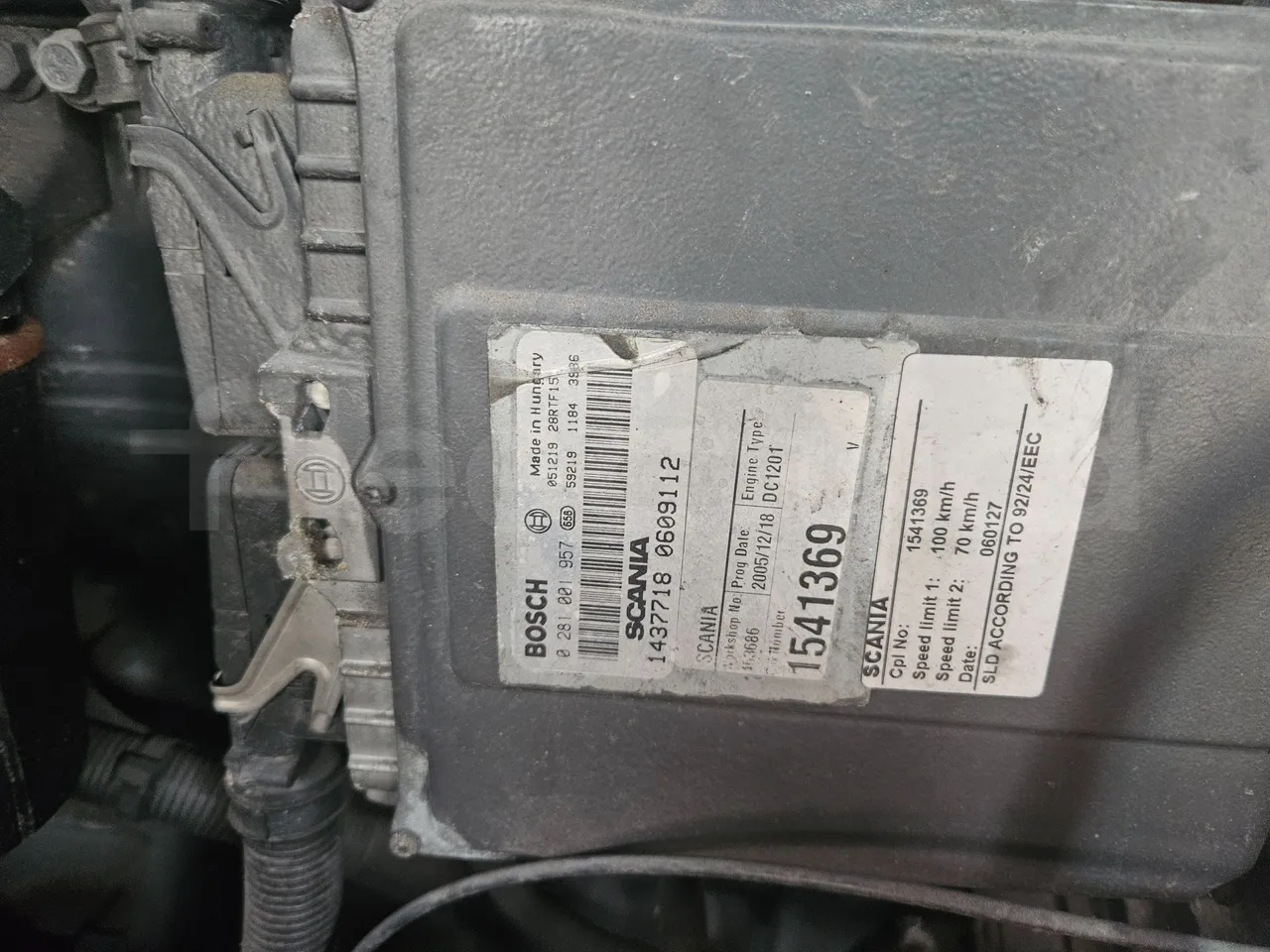 Scania Irizar K124EB-6X2/ Euro 3 - 309 Kw - 12.85 Mt - engine plate photo