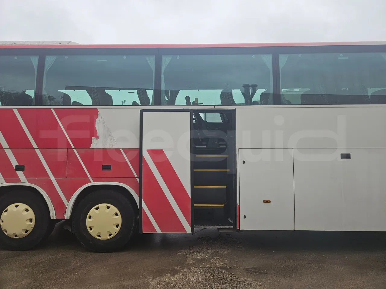 Scania Irizar K124EB-6X2/ Euro 3 - 309 Kw - 12.85 Mt - front door 2 open