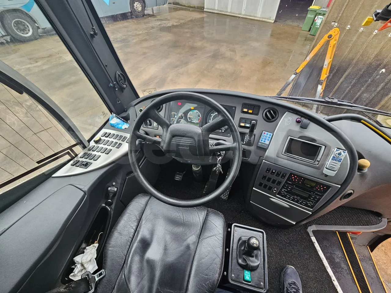 Scania Irizar K124EB-6X2/ Euro 3 - 309 Kw - 12.85 Mt - buttons panels on