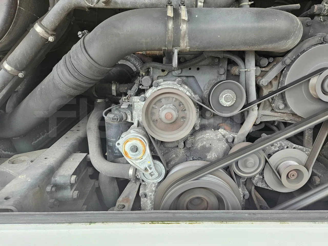 Scania Irizar K124EB-6X2/ Euro 3 - 309 Kw - 12.85 Mt - air conditioning compressor