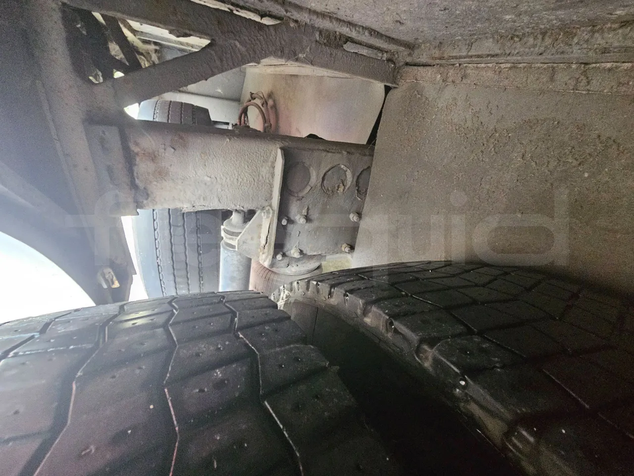 Scania Irizar K124EB-6X2/ Euro 3 - 309 Kw - 12.85 Mt - axle 2 discs left