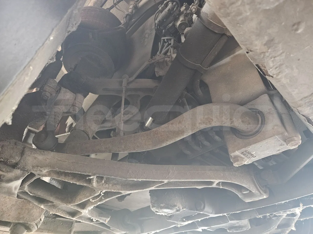 Scania Irizar K124EB-6X2/ Euro 3 - 309 Kw - 12.85 Mt - front shock absorbers right