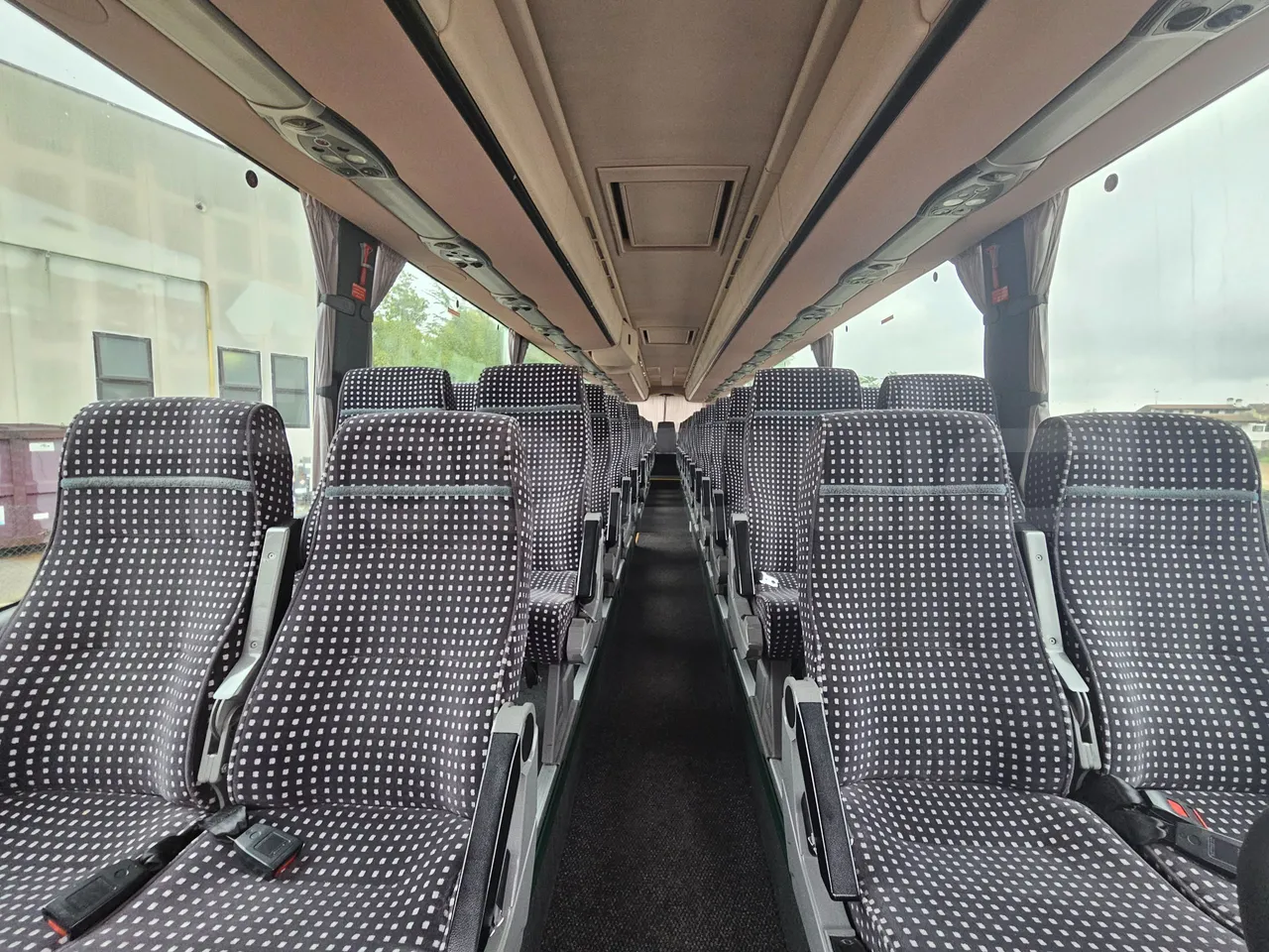 Scania Irizar K124EB-6X2/ Euro 3 - 309 Kw - 12.85 Mt - interior reverse seats driver height
