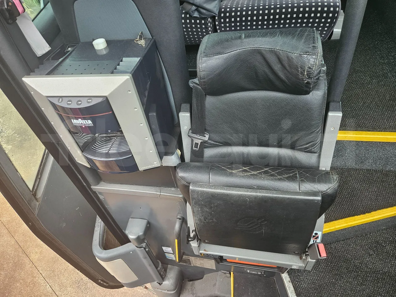Scania Irizar K124EB-6X2/ Euro 3 - 309 Kw - 12.85 Mt - hostess seat photo