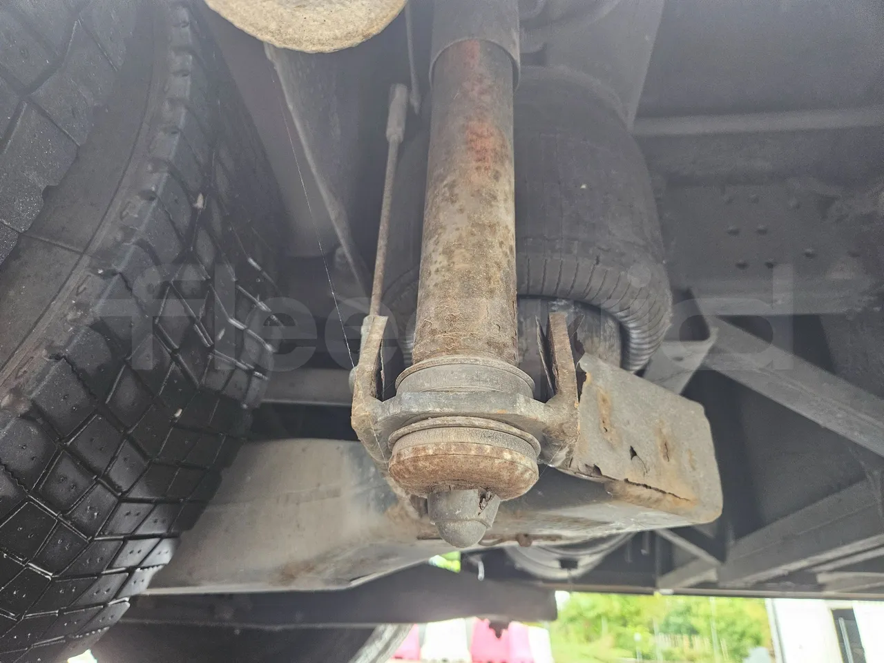 Scania Irizar K124EB-6X2/ Euro 3 - 309 Kw - 12.85 Mt - axle 2 shock absorbers 1 right