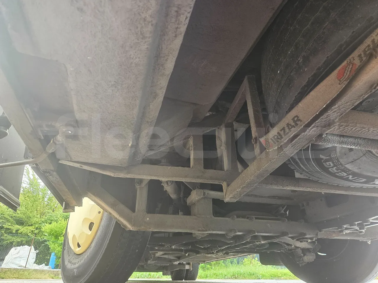 Scania Irizar K124EB-6X2/ Euro 3 - 309 Kw - 12.85 Mt - front axle right side
