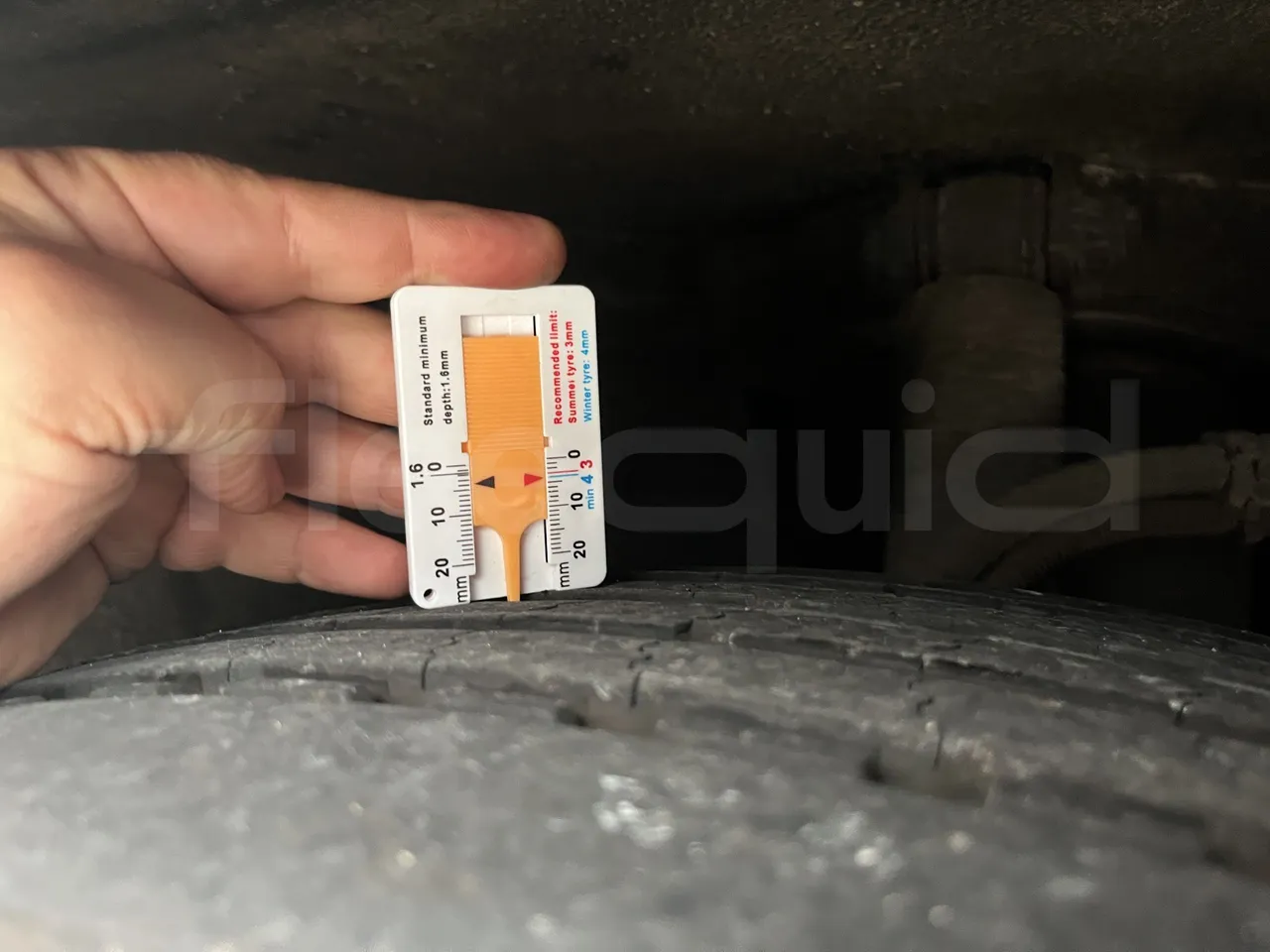Mercedes-Benz Integro - First Axle Left Side: Tyre Thickness