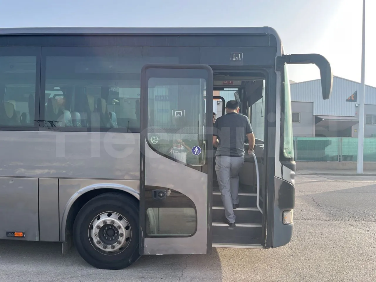 Irisbus Arway 160/01 - EUR5 - 243kW - 12.756m - front door 1 open