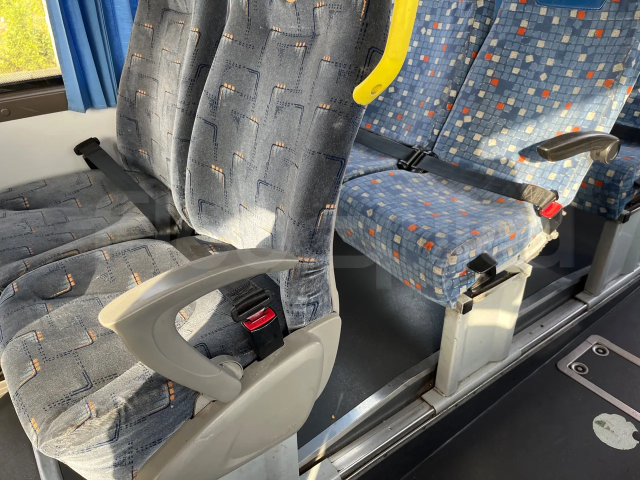 Irisbus Arway 160/01 - EUR5 - 243kW - 12.756m - armrest detail photo