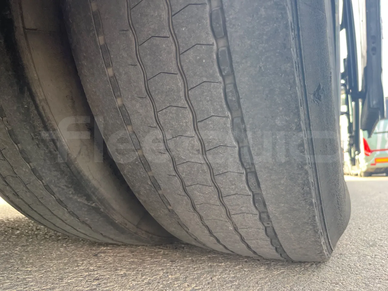 Irisbus Arway 160/01 - EUR5 - 243kW - 12.756m - tread condition second axle tires left