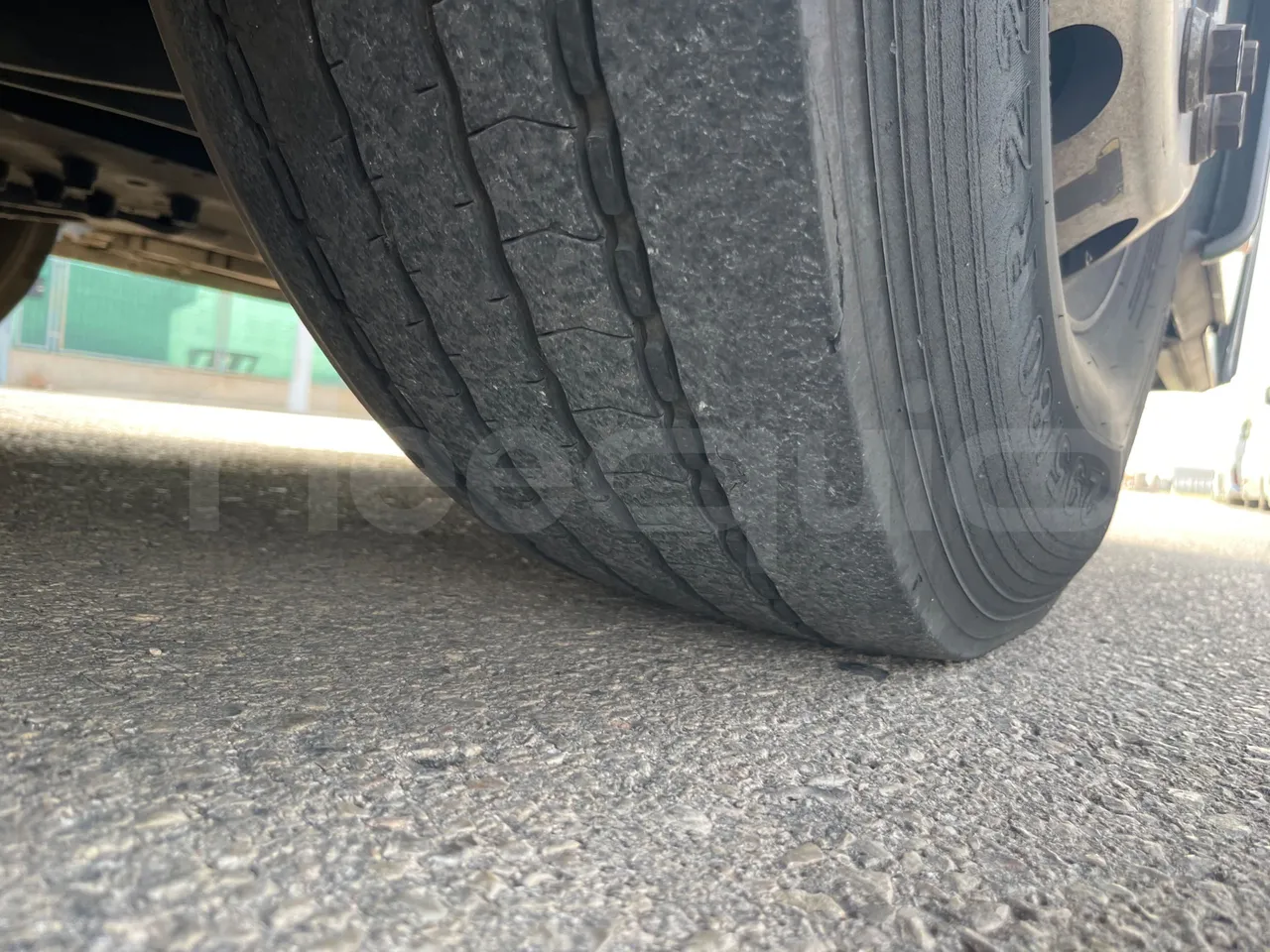 Irisbus Arway 160/01 - EUR5 - 243kW - 12.756m - tread condition second axle tires right