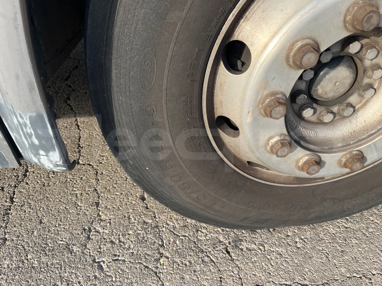 Irisbus Arway 160/01 - EUR5 - 243kW - 12.756m - front left tire measurements