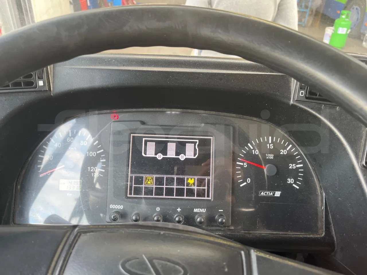 Solaris Urbino 12 - EUR5 - 188kW - 12m - dashboard lights on
