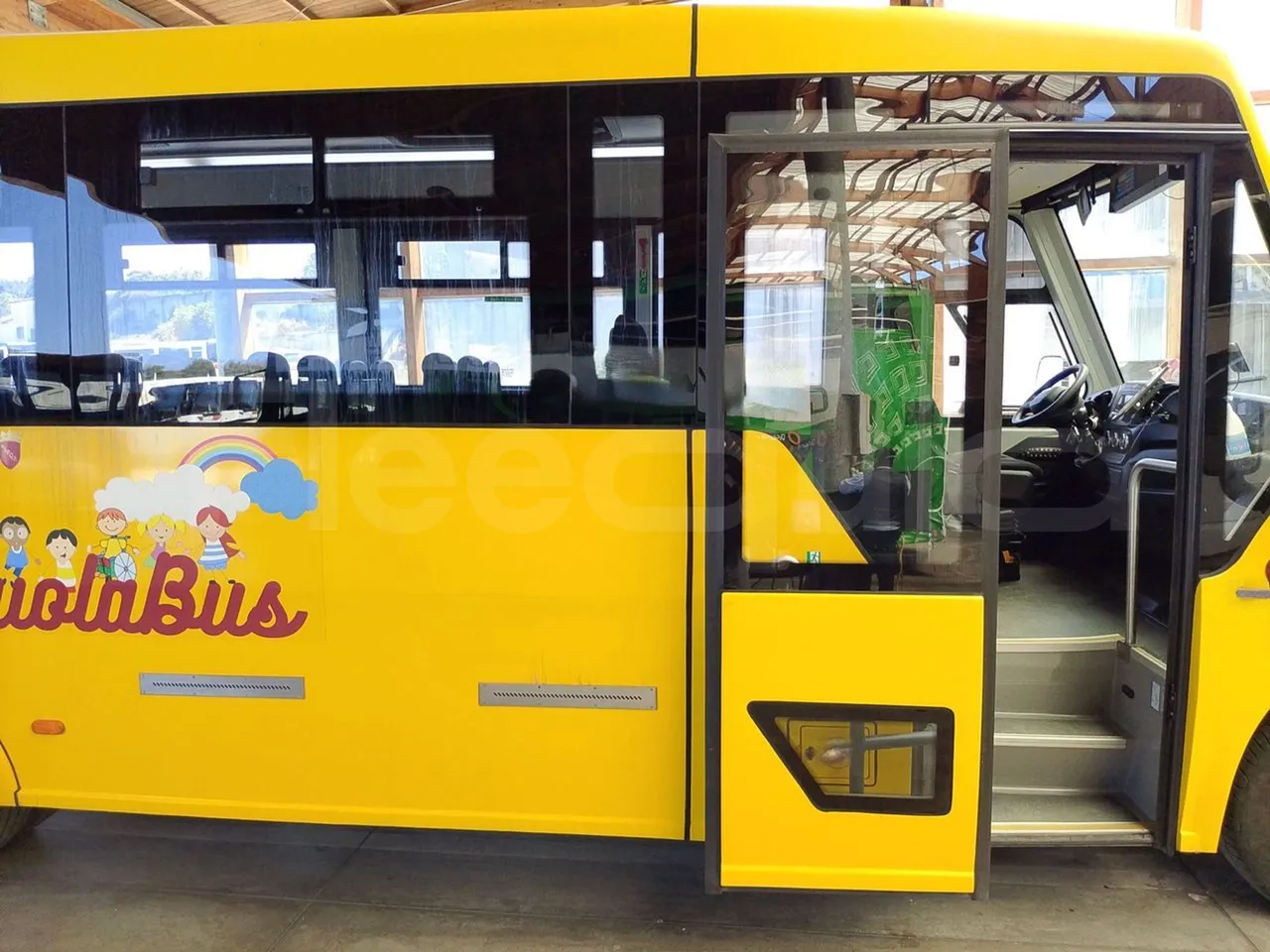 Iveco Indcar WGIVMY11 MOBI SCUOLABUS - EUR6 - 100Kw - 8,592m - front door 2 open