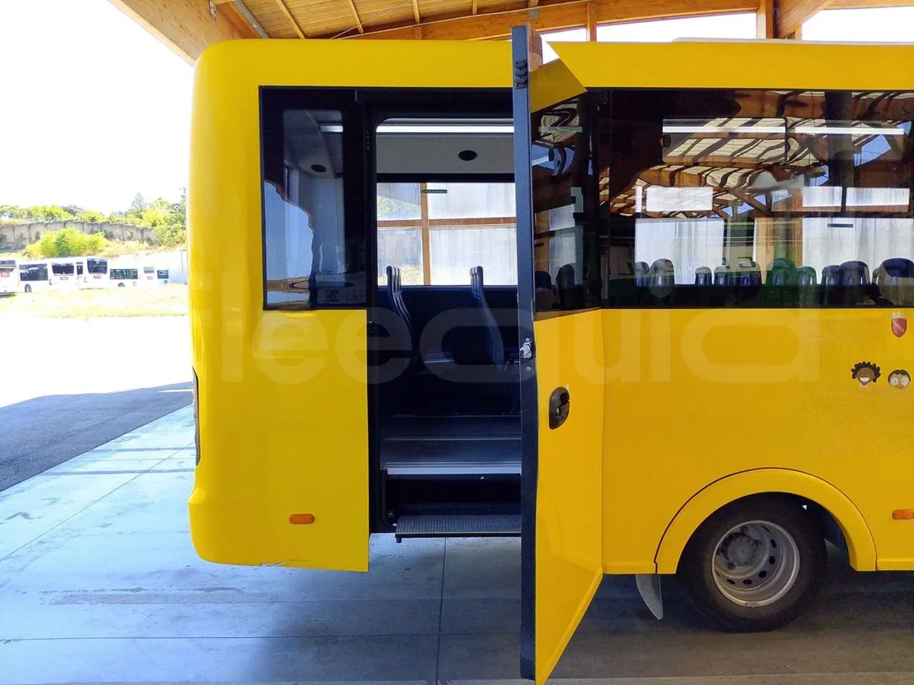 Iveco Indcar WGIVMY11 MOBI SCUOLABUS - EUR6 - 100Kw - 8,592m - front door 3 open (mandatory for bus to scrap)
