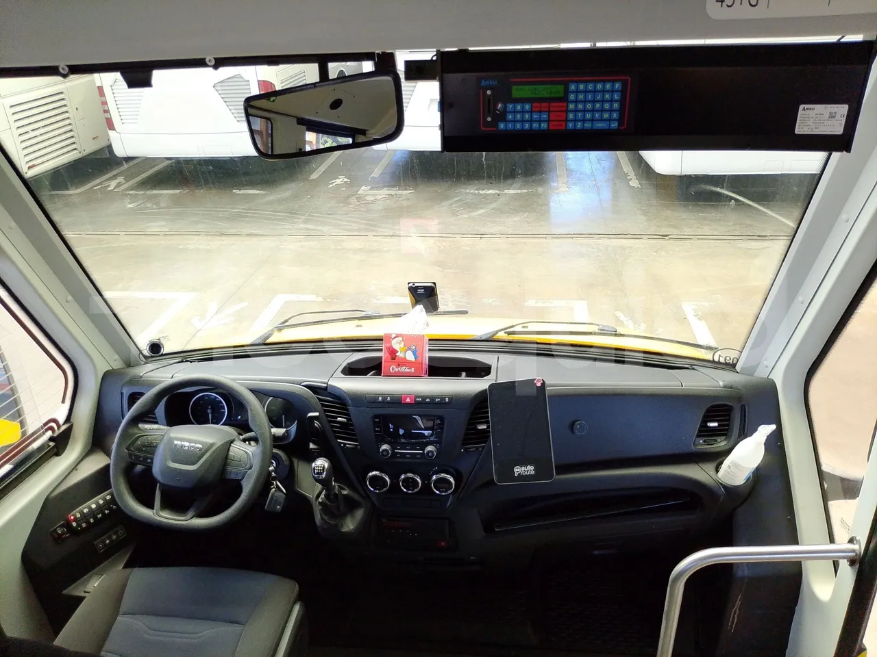 Iveco Indcar WGIVMY11 MOBI SCUOLABUS - EUR6 - 100Kw - 8,592m - buttons panels on (mandatory for bus to scrap)