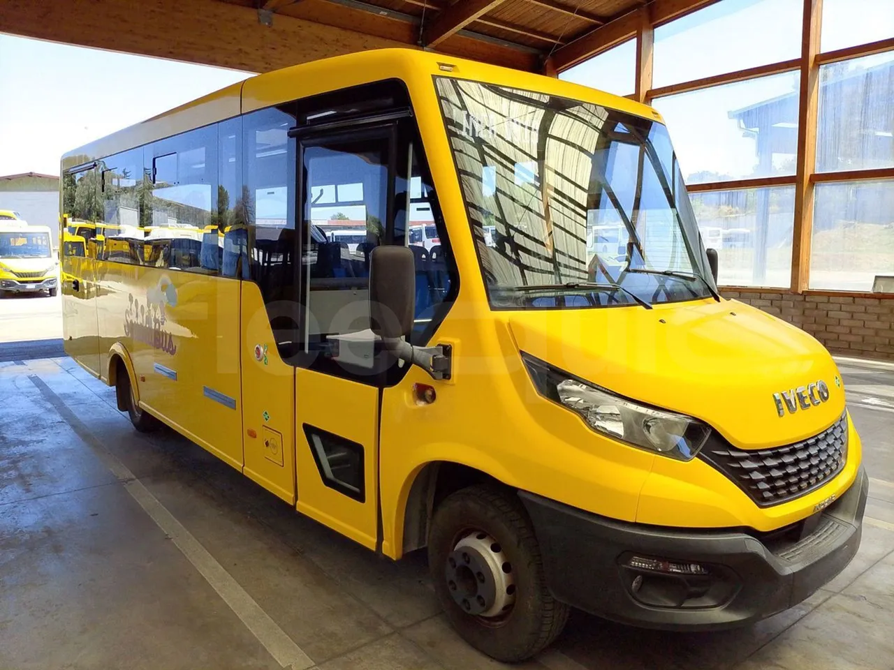 Iveco Indcar WGIVMY11 MOBI SCUOLABUS - EUR6 - 100Kw - 8,592m - Base cover photo