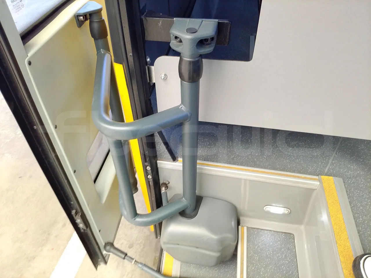 Iveco Indcar WGIVMY11 MOBI SCUOLABUS - EUR6 - 100Kw - 8,592m - door mechanism photo