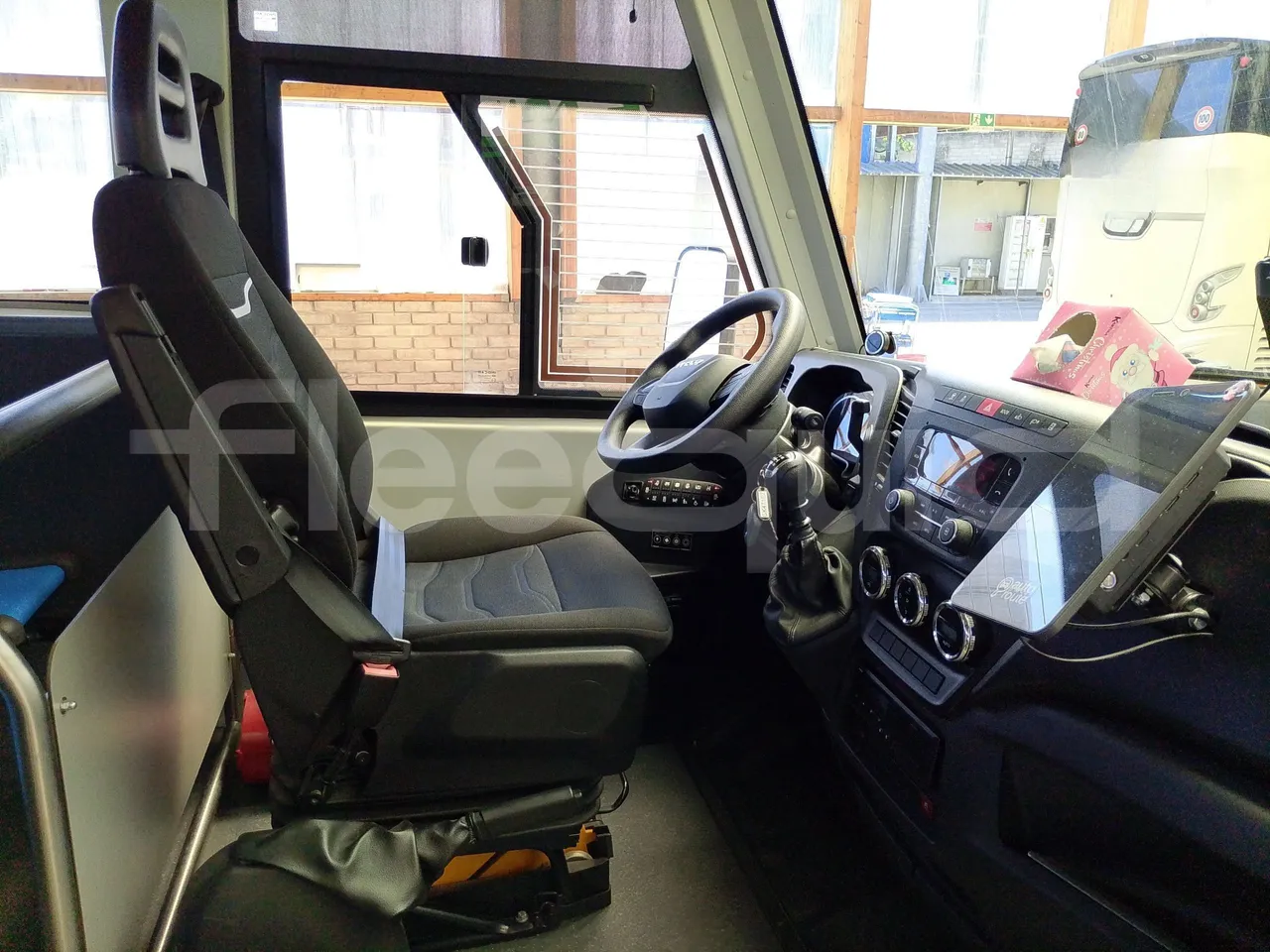 Iveco Indcar WGIVMY11 MOBI SCUOLABUS - EUR6 - 100Kw - 8,592m - driver's seat photo (mandatory for bus to scrap)