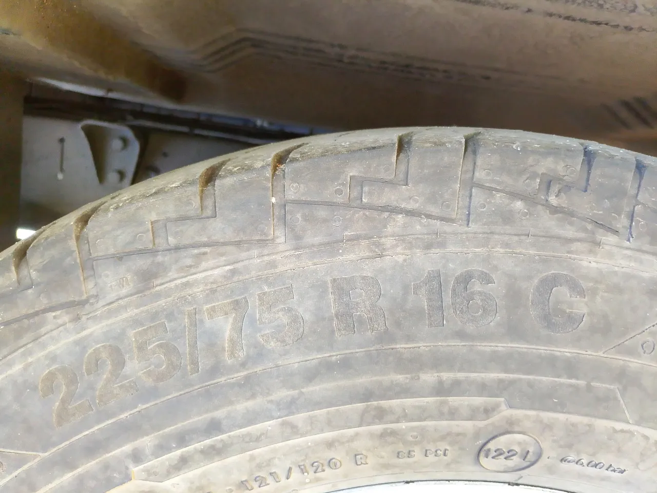 Iveco Indcar WGIVMY11 MOBI SCUOLABUS - EUR6 - 100Kw - 8,592m - tread condition third axle tires right