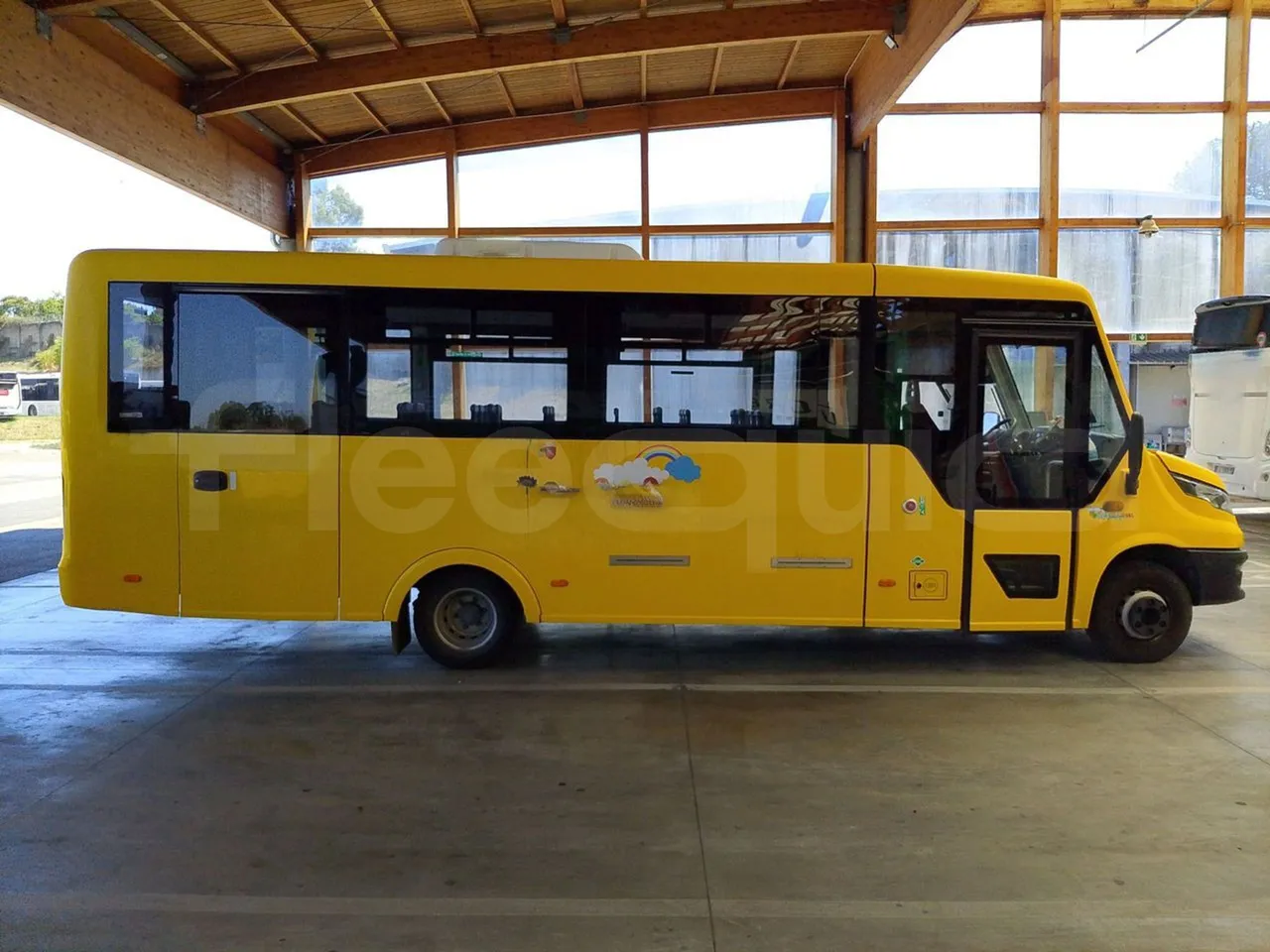 Iveco Indcar WGIVMY11 MOBI SCUOLABUS - EUR6 - 100Kw - 8,592m - right side doors closed