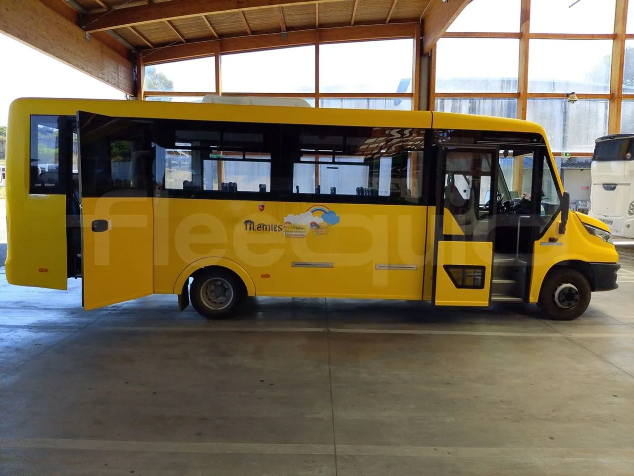 Iveco Indcar WGIVMY11 MOBI SCUOLABUS - EUR6 - 100Kw - 8,592m - right side doors open