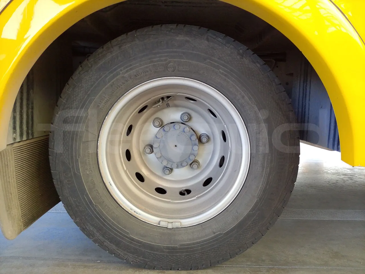 Iveco Indcar WGIVMY11 MOBI SCUOLABUS - EUR6 - 100Kw - 8,592m - rear left tire photo