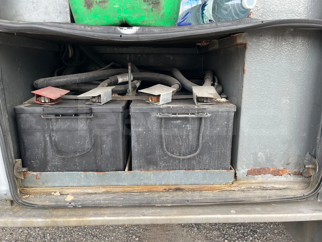Man 18.400 HOCL 18.400 HOCL-E4-ERA(R33) - Euro4 - 294kW - 13mt - external compartments photo