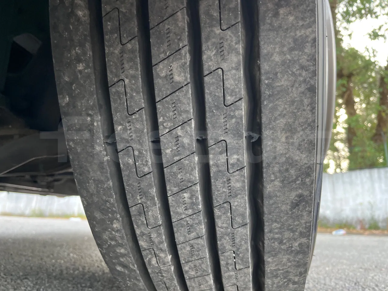 Man 18.400 HOCL 18.400 HOCL-E4-ERA(R33) - Euro4 - 294kW - 13mt - tread condition front tires right