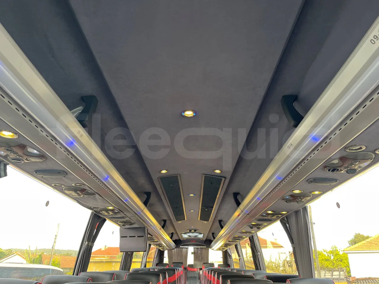 Man 18.400 HOCL 18.400 HOCL-E4-ERA(R33) - Euro4 - 294kW - 13mt - power outlets detail