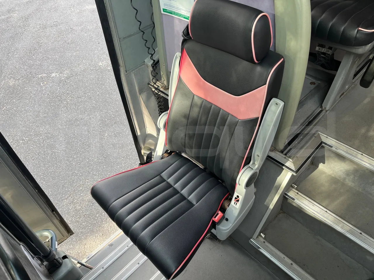Man 18.400 HOCL 18.400 HOCL-E4-ERA(R33) - Euro4 - 294kW - 13mt - hostess seat photo