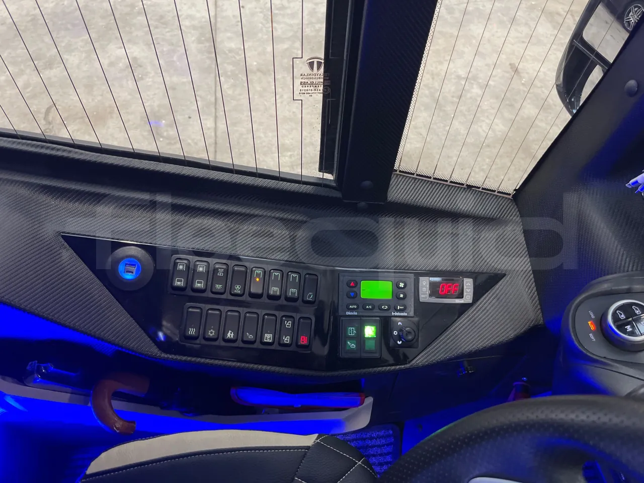 Iveco Daily 70C21/ Euro 6 - 152 Kw - 8.5 Mt - onboard devices 1