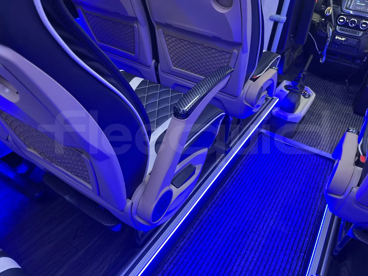 Iveco Daily 70C21/ Euro 6 - 152 Kw - 8.5 Mt - armrest detail photo