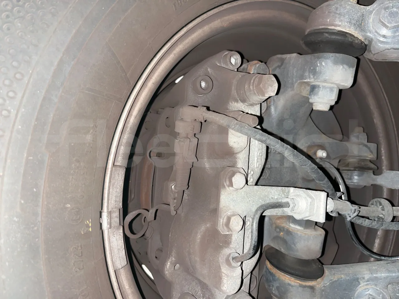 Iveco Daily 70C21/ Euro 6 - 152 Kw - 8.5 Mt - front brake calipers left