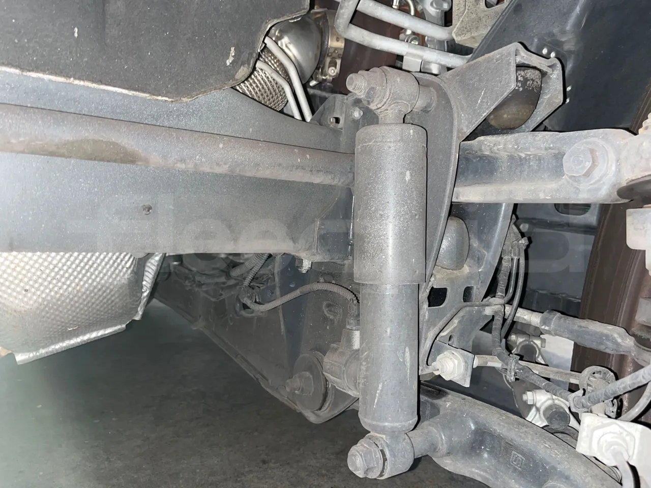 Iveco Daily 70C21/ Euro 6 - 152 Kw - 8.5 Mt - front shock absorbers right