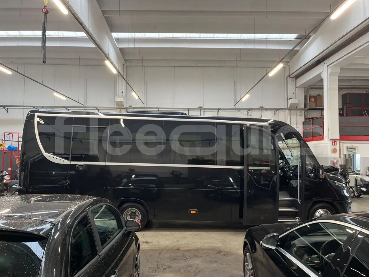 Iveco Daily 70C21/ Euro 6 - 152 Kw - 8.5 Mt - right side doors open