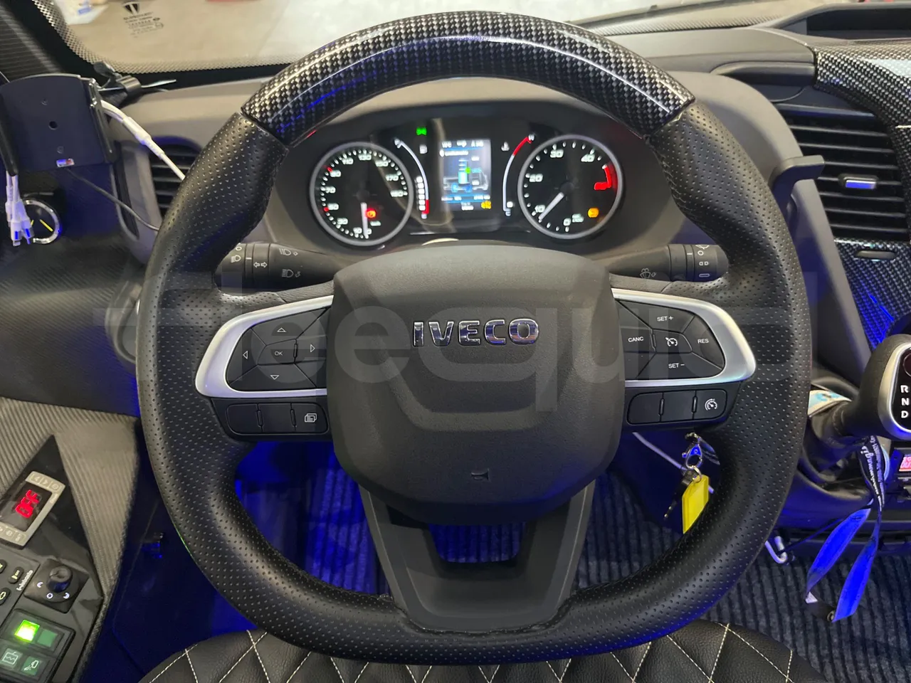 Iveco Daily 70C21/ Euro 6 - 152 Kw - 8.5 Mt - steering wheel photo