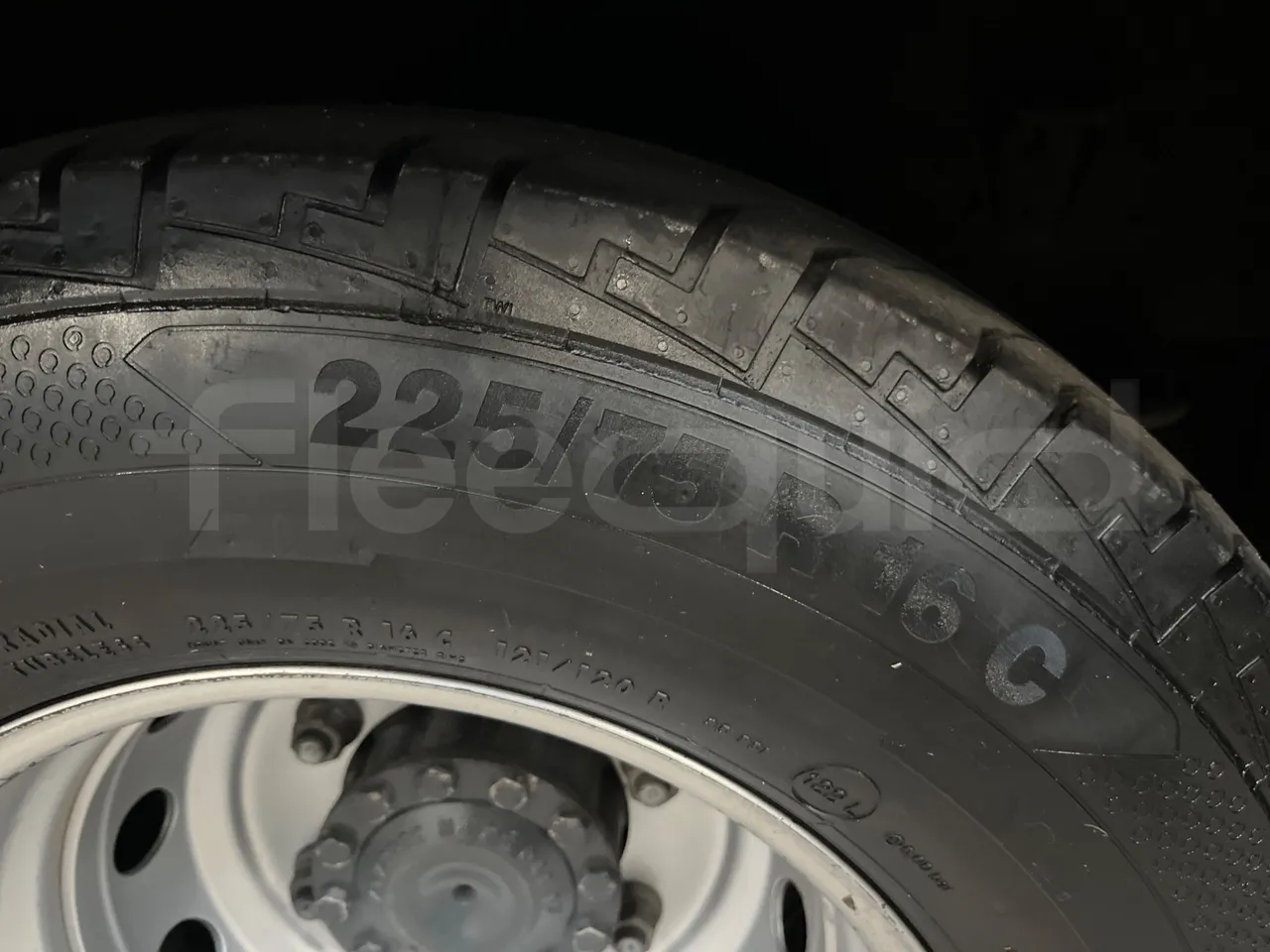 Iveco Daily 70C21/ Euro 6 - 152 Kw - 8.5 Mt - rear left tire photo