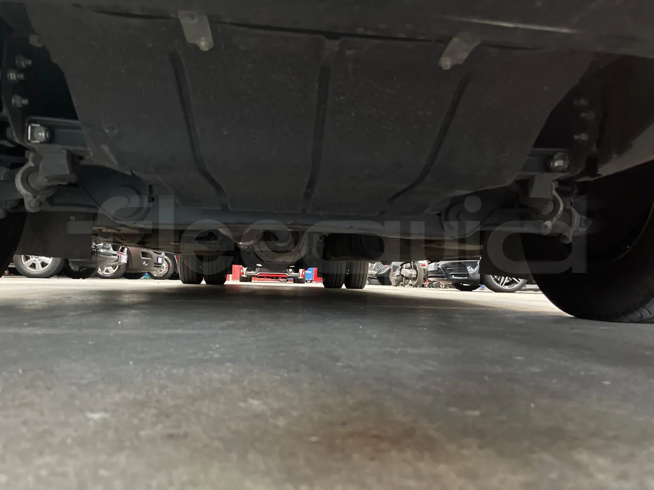 Iveco Daily 70C21/ Euro 6 - 152 Kw - 8.5 Mt - front undercarriage from front