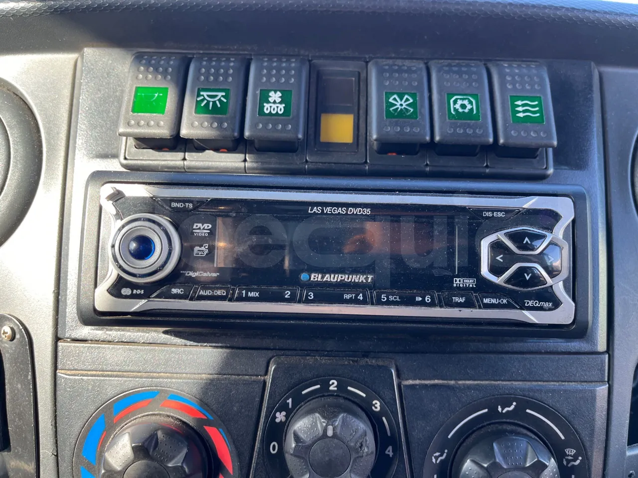 Iveco Daily C50 - EUR5 - 130kW - 7.240m - radio accessories photo