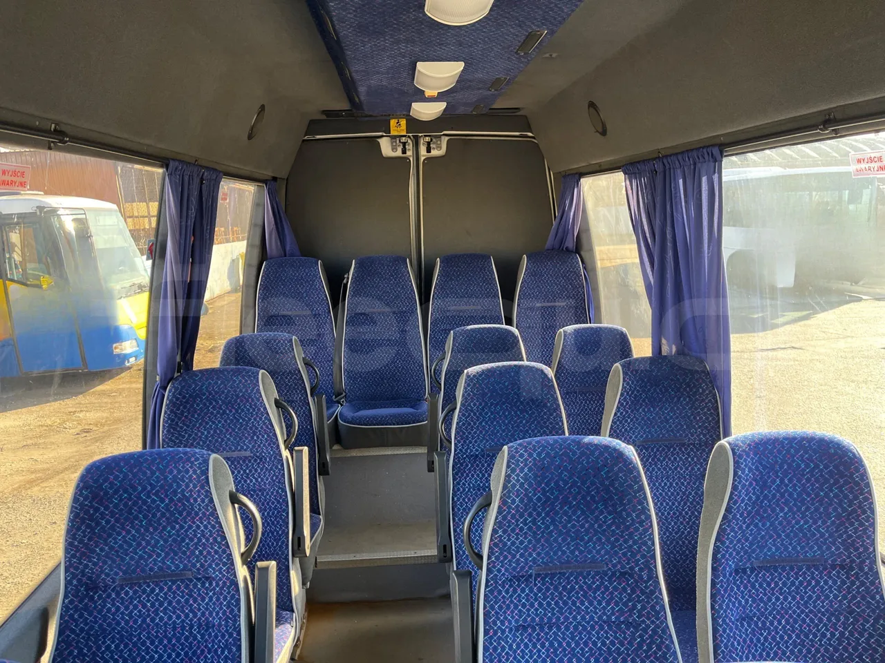 Iveco Daily C50 - EUR5 - 130kW - 7.240m - reverse view middle aisle