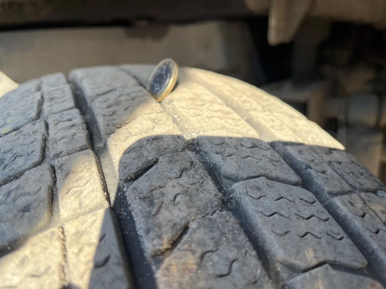 Iveco Daily C50 - EUR5 - 130kW - 7.240m - tread condition front tires left