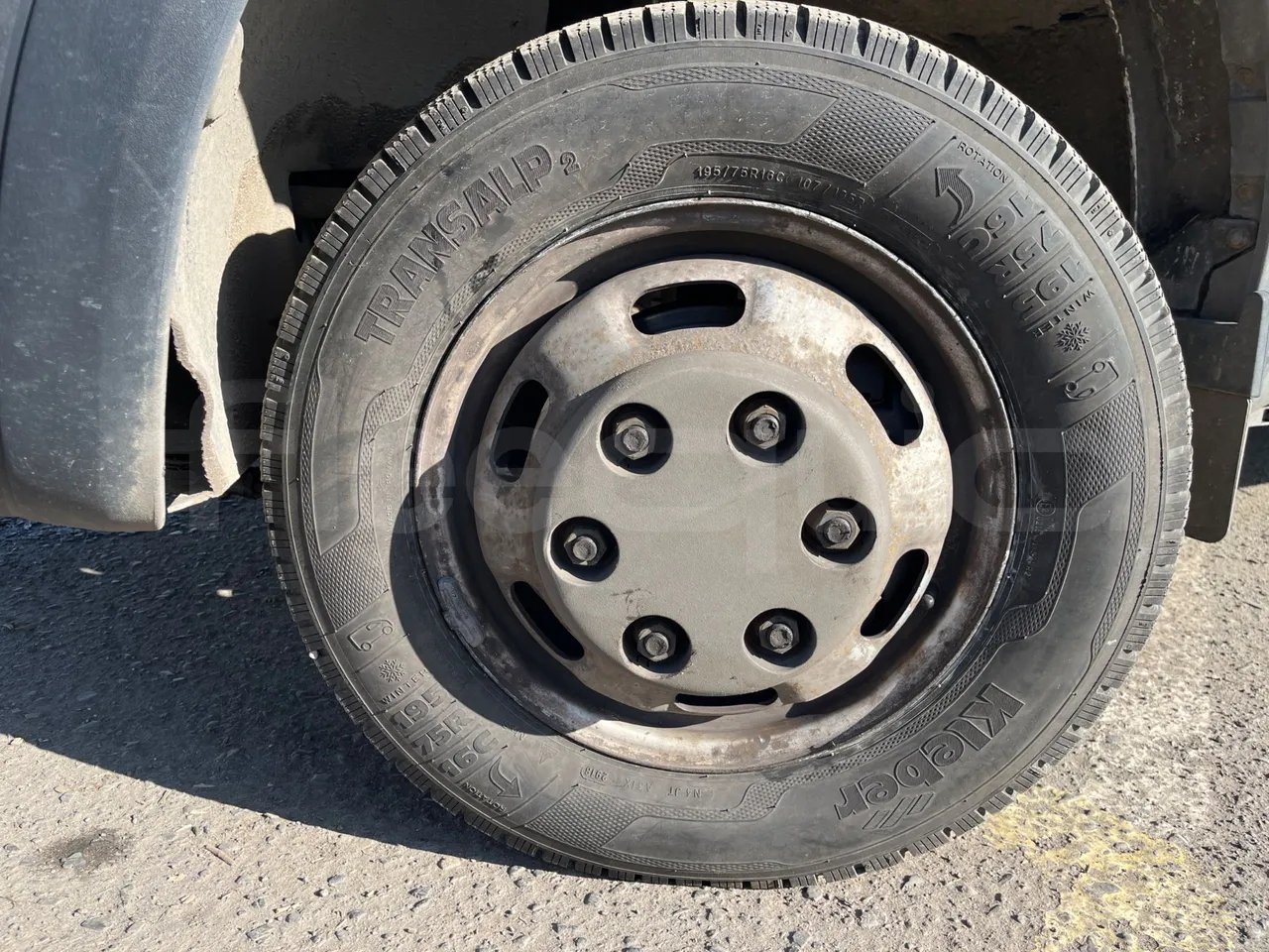 Iveco Daily C50 - EUR5 - 130kW - 7.240m - front left tire measurements