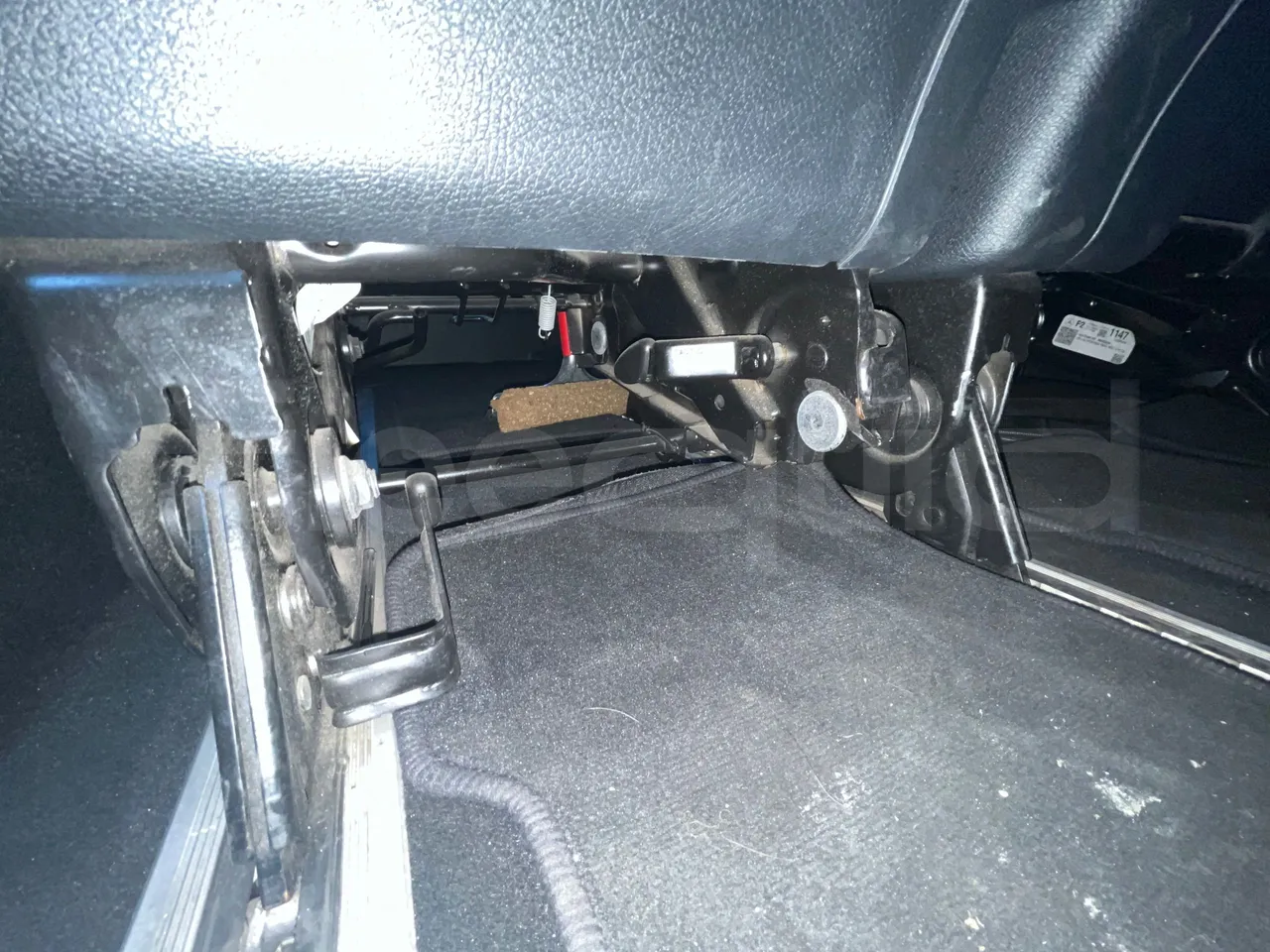 Mercedes-Benz Vito - jack and driver keys