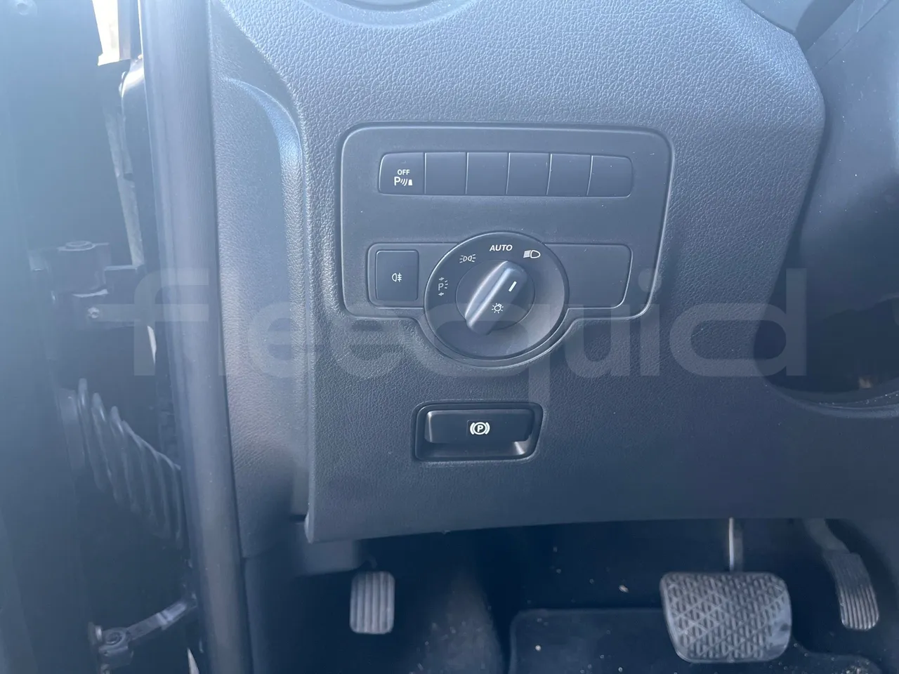 Mercedes-Benz Vito - radio accessories photo