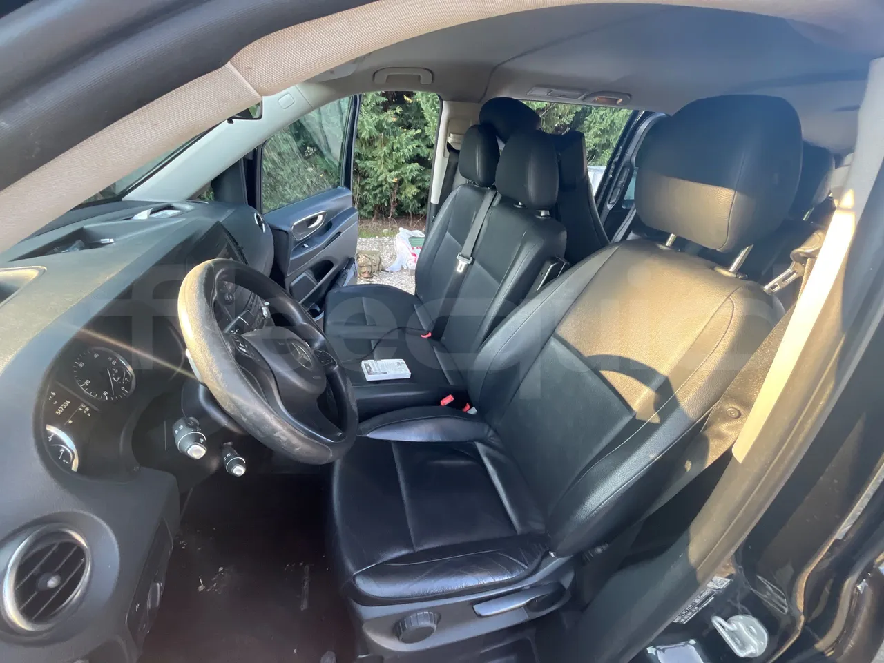 Mercedes-Benz Vito - driver's seat photo