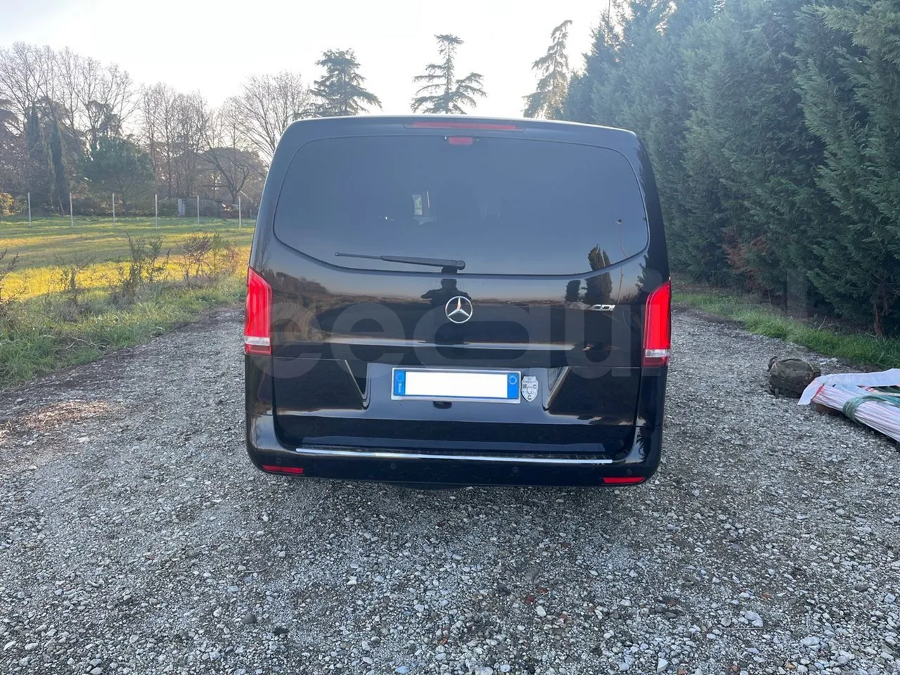 Mercedes-Benz Vito - rear hatch closed