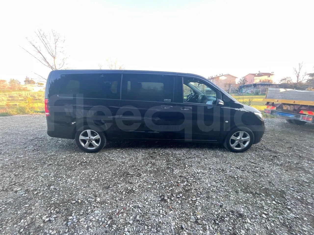 Mercedes-Benz Vito - right side doors closed